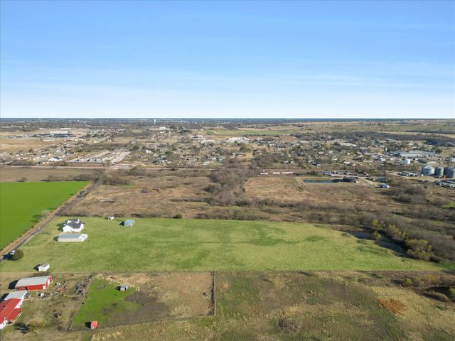 828 Old Tioga Road, Gunter, TX 75058