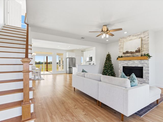 828 Old Tioga Road, Gunter, TX 75058