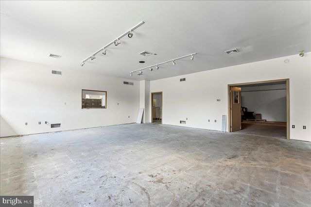 935 CHESTNUT ST, Gap, PA 17527