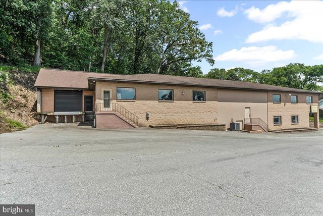 935 CHESTNUT ST, Gap, PA 17527