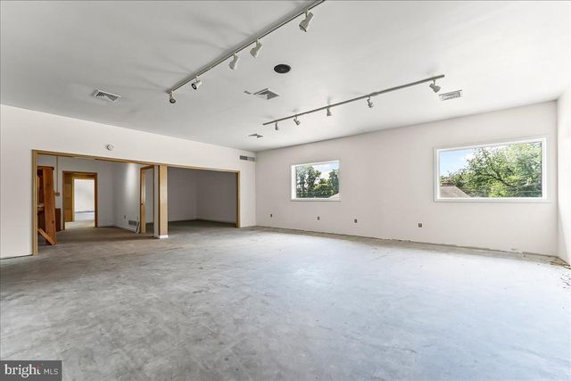 935 CHESTNUT ST, Gap, PA 17527