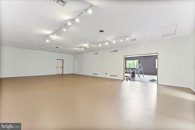 935 CHESTNUT ST, Gap, PA 17527