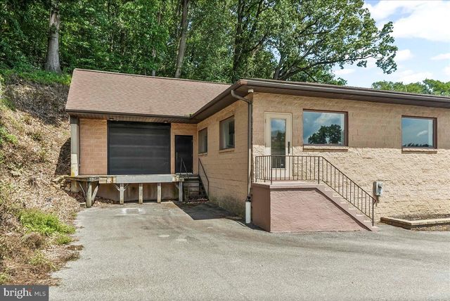 935 CHESTNUT ST, Gap, PA 17527