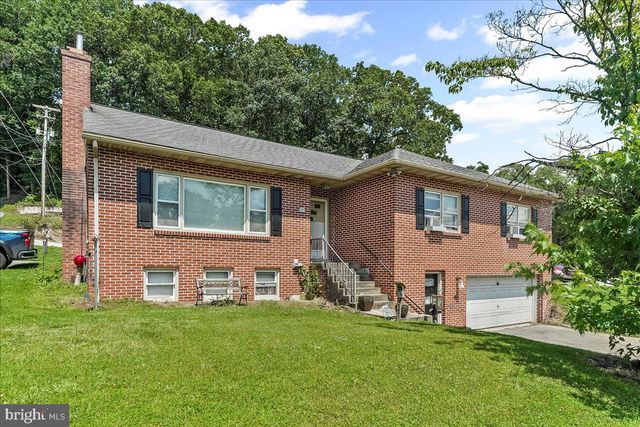 935 CHESTNUT ST, Gap, PA 17527