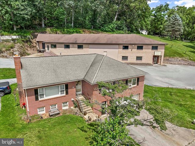 935 CHESTNUT ST, Gap, PA 17527