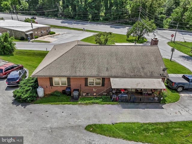 935 CHESTNUT ST, Gap, PA 17527