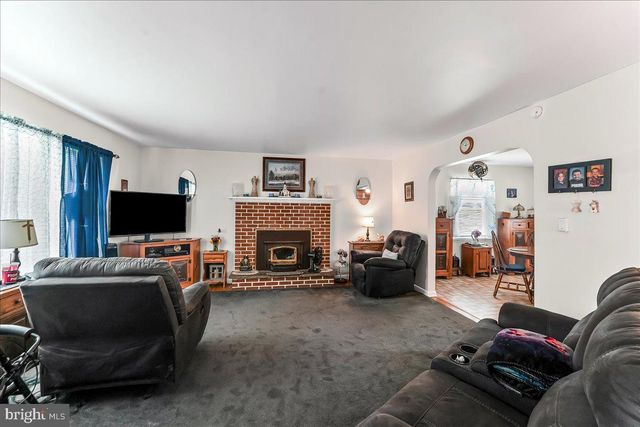 935 CHESTNUT ST, Gap, PA 17527