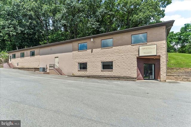 935 CHESTNUT ST, Gap, PA 17527