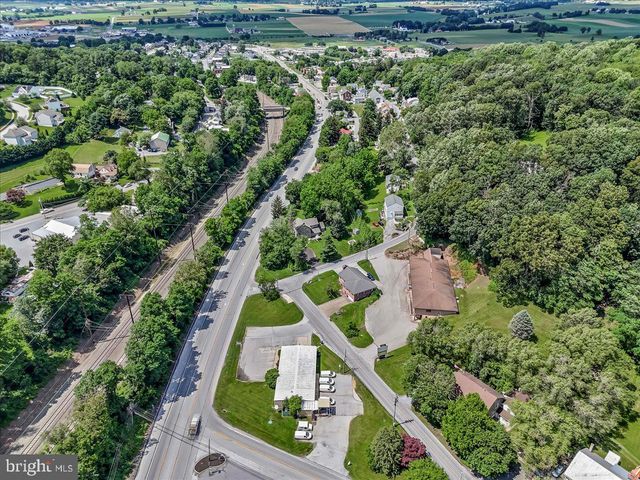 935 CHESTNUT ST, Gap, PA 17527