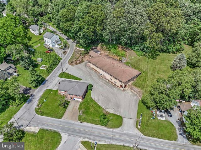 935 CHESTNUT ST, Gap, PA 17527