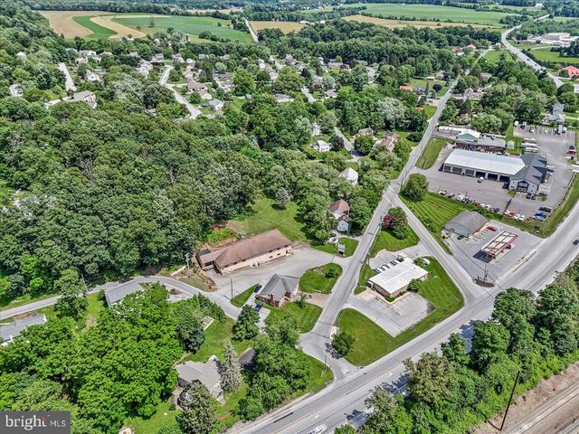 935 CHESTNUT ST, Gap, PA 17527