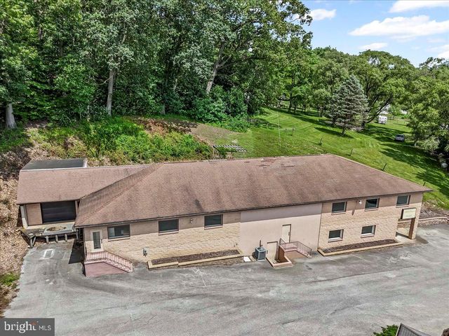935 CHESTNUT ST, Gap, PA 17527