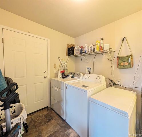 11778 Village Pines Court, South Lyon, MI 48178