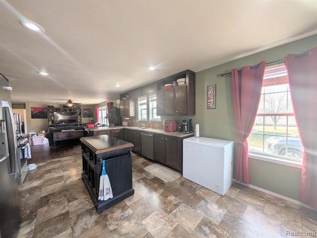 11778 Village Pines Court, South Lyon, MI 48178