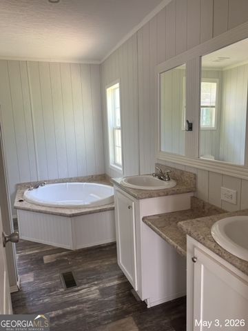 7407 REED CREEK Highway, Hartwell, GA 30643