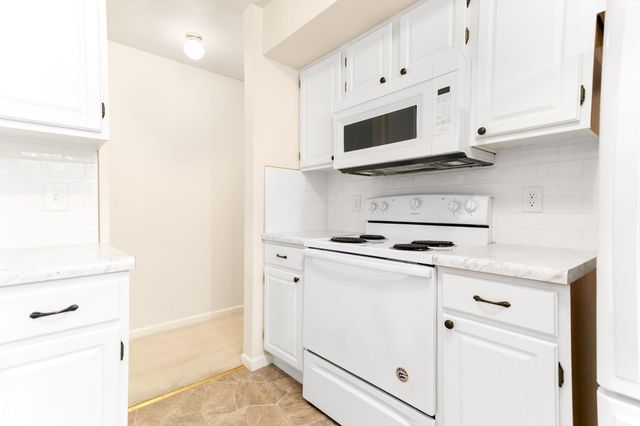 4342 Cross Creek Drive, South Bend, IN 46628