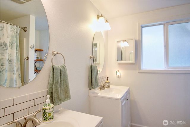 1610 Avon Avenue, Burlington, WA 98233