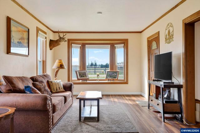 10093 Wiseacre Ln NE, Aurora, OR 97002