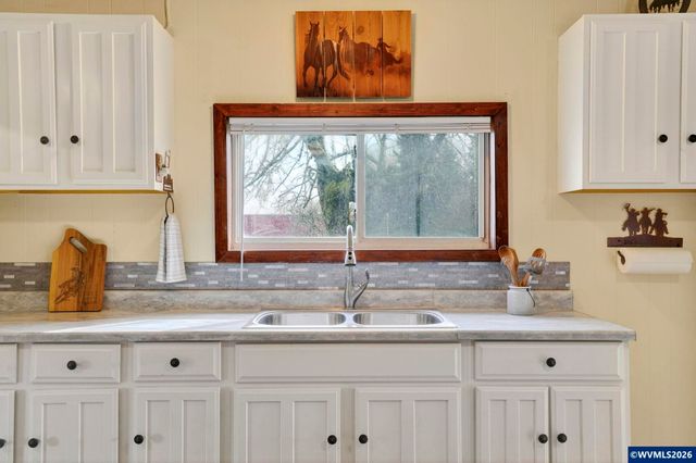 10093 Wiseacre Ln NE, Aurora, OR 97002