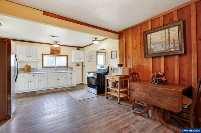 10093 Wiseacre Ln NE, Aurora, OR 97002