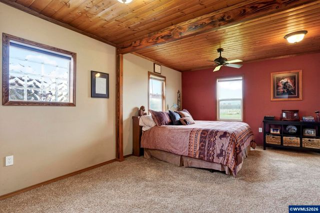 10093 Wiseacre Ln NE, Aurora, OR 97002