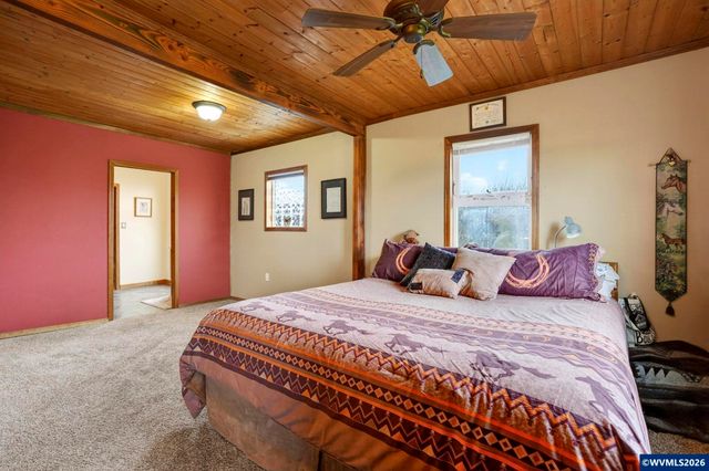 10093 Wiseacre Ln NE, Aurora, OR 97002