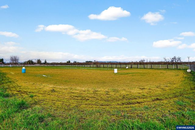 10093 Wiseacre Ln NE, Aurora, OR 97002