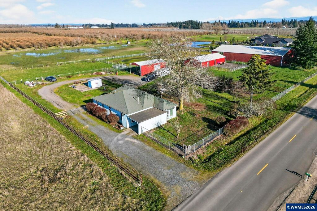 10093 Wiseacre Ln NE, Aurora, OR 97002