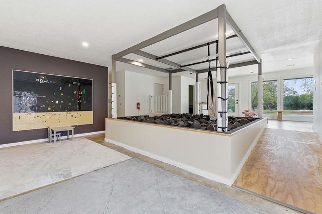 13617 Fitzhugh RD, Austin, TX 78736