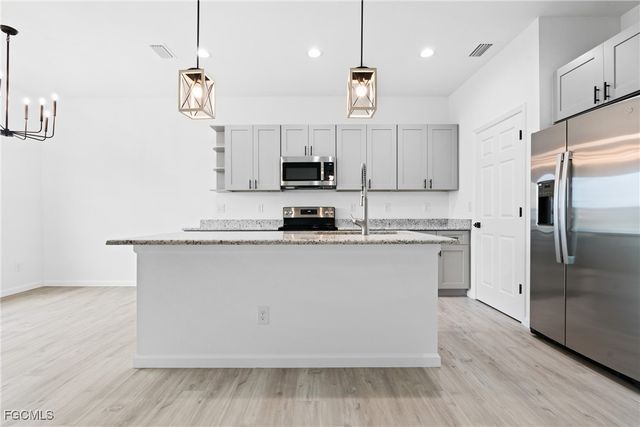 2507 53rd ST SW, Lehigh Acres, FL 33976