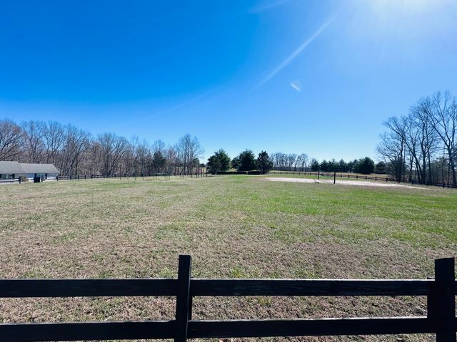 105 & 107 Cascade Circle, Russell Springs, KY 42642