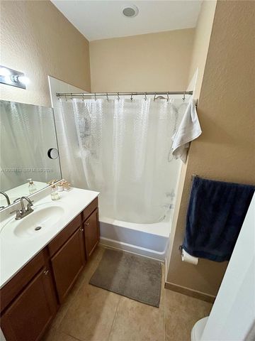 10870 NW 88th Ter 225, Doral, FL 33178