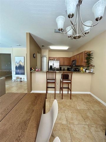 10870 NW 88th Ter 225, Doral, FL 33178