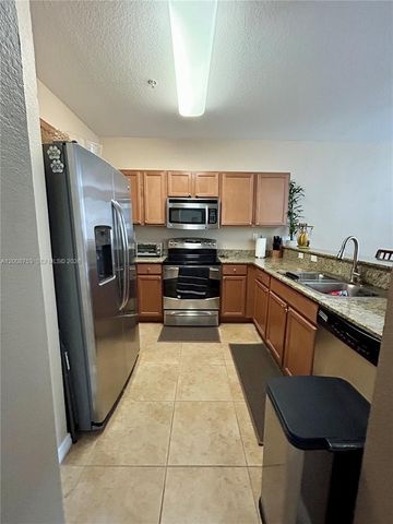 10870 NW 88th Ter 225, Doral, FL 33178