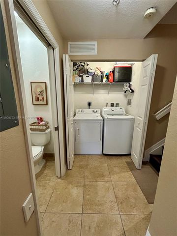 10870 NW 88th Ter 225, Doral, FL 33178