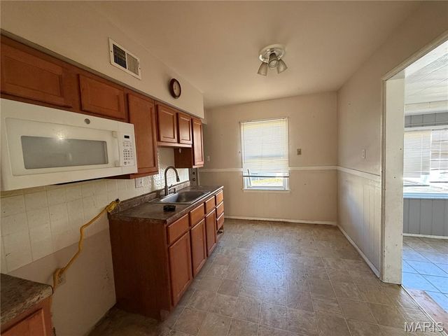 205 N Lafayette Street N, Florissant, MO 63031