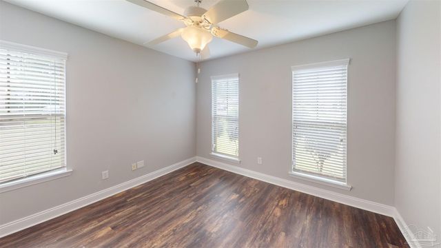 7445 Brevard St, Navarre, FL 32566