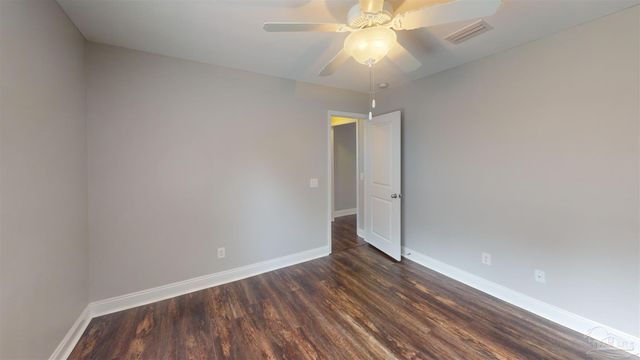 7445 Brevard St, Navarre, FL 32566