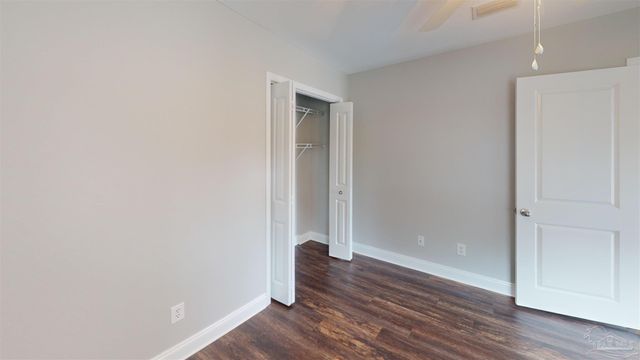 7445 Brevard St, Navarre, FL 32566