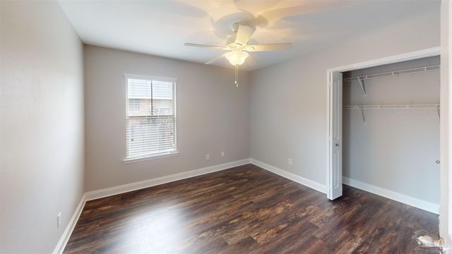 7445 Brevard St, Navarre, FL 32566