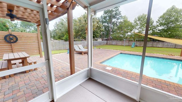 7445 Brevard St, Navarre, FL 32566