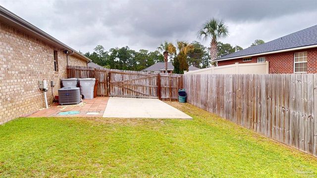 7445 Brevard St, Navarre, FL 32566