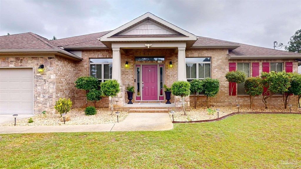 7445 Brevard St, Navarre, FL 32566