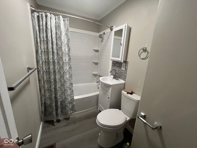 2326 Kessler Boulevard N, Indianapolis, IN 46222