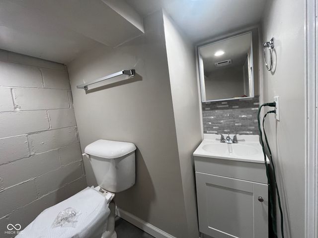 2326 Kessler Boulevard N, Indianapolis, IN 46222
