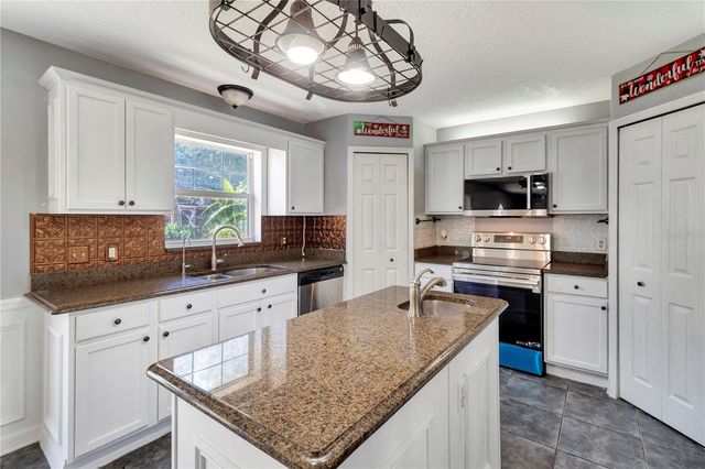 7642 PARK HILL AVENUE, Leesburg, FL 34748