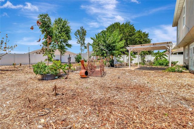 7642 PARK HILL AVENUE, Leesburg, FL 34748