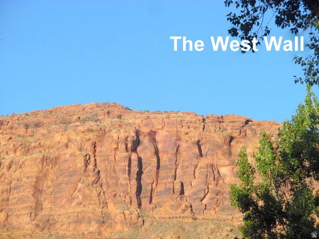 80 400 N. 500, Moab, UT 84532