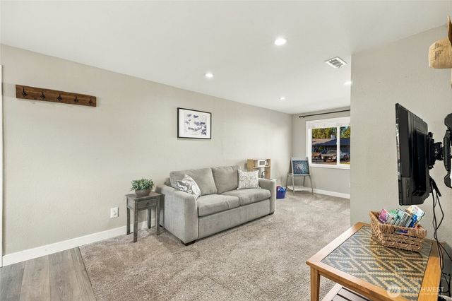17635 SE 267th Place, Covington, WA 98042