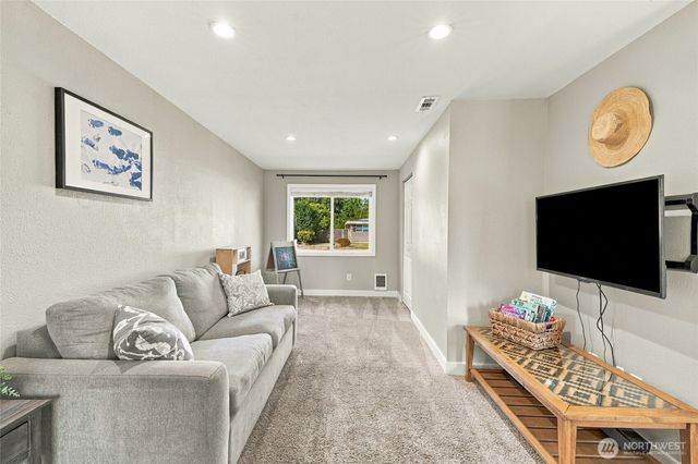 17635 SE 267th Place, Covington, WA 98042